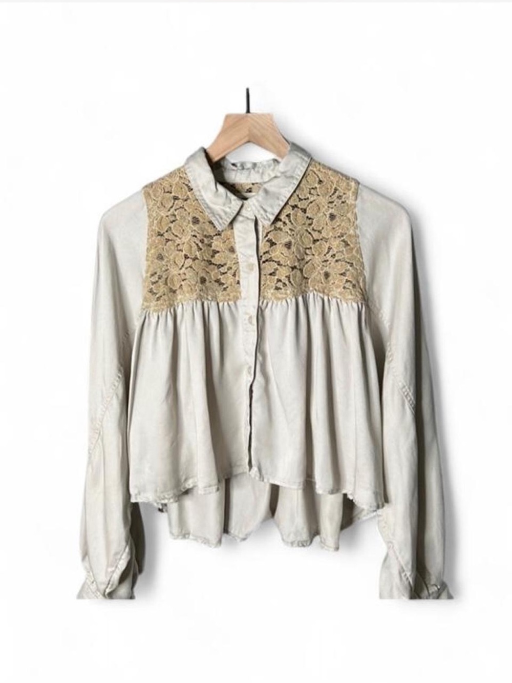 Urban outfitters Cream lace blouse with beige lace panel on the chest #cottageco